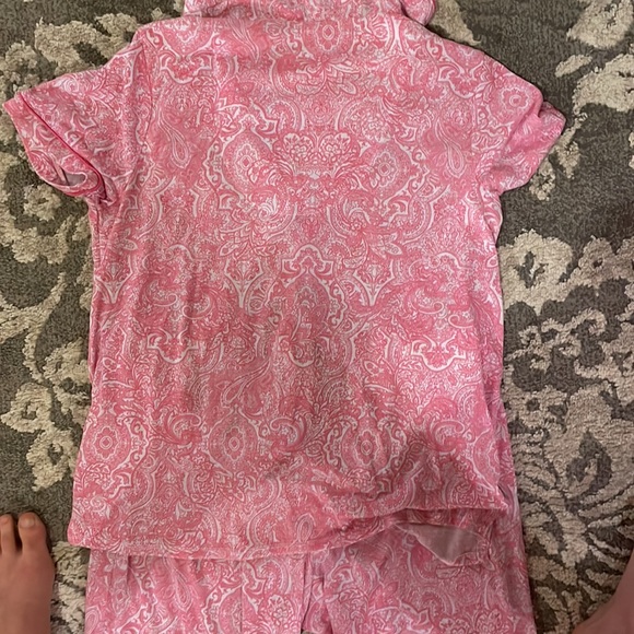 Cute pink pajama set barbie pink style

Need to down size my closet - Picture 5 of 8